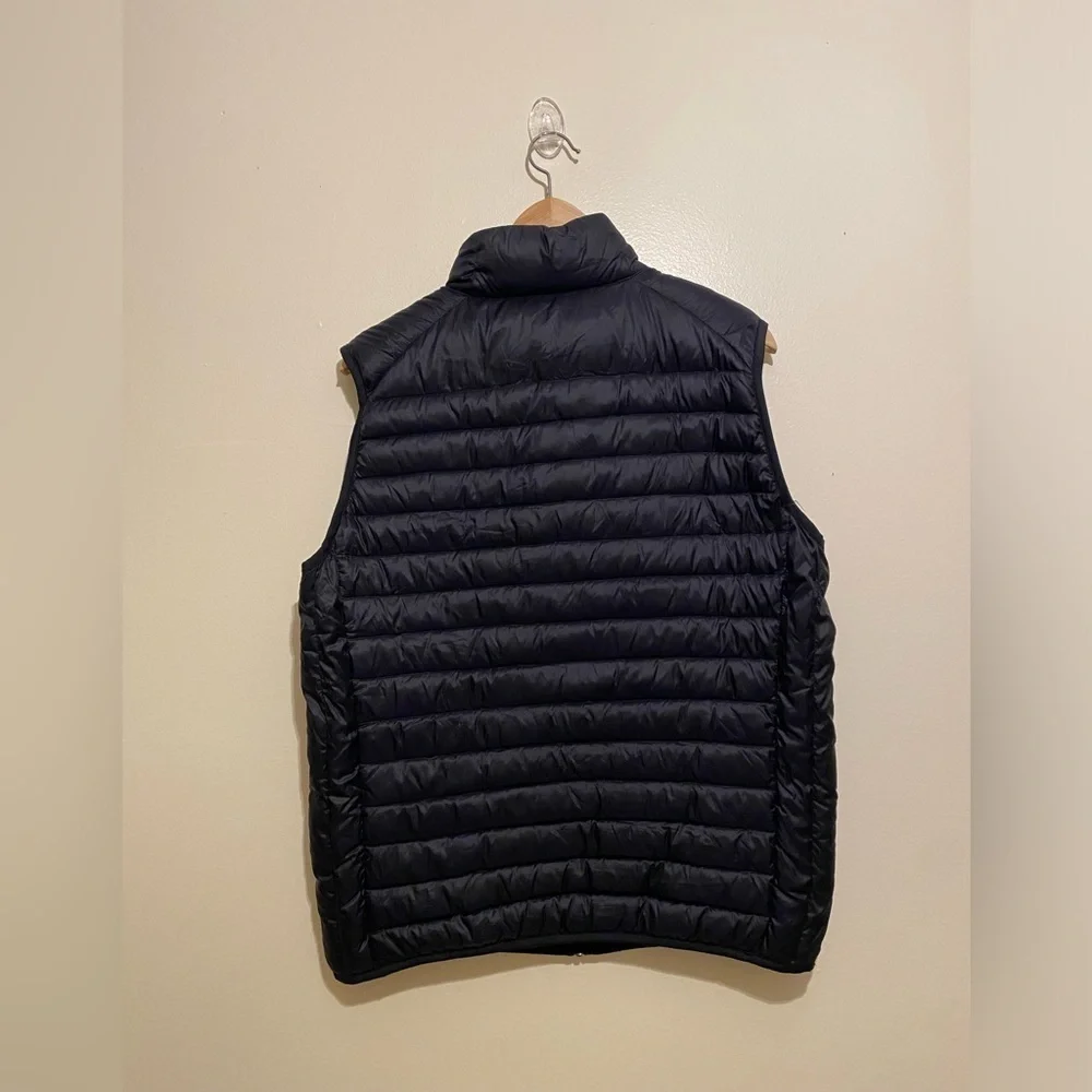 Uniqlo lightweight versatile